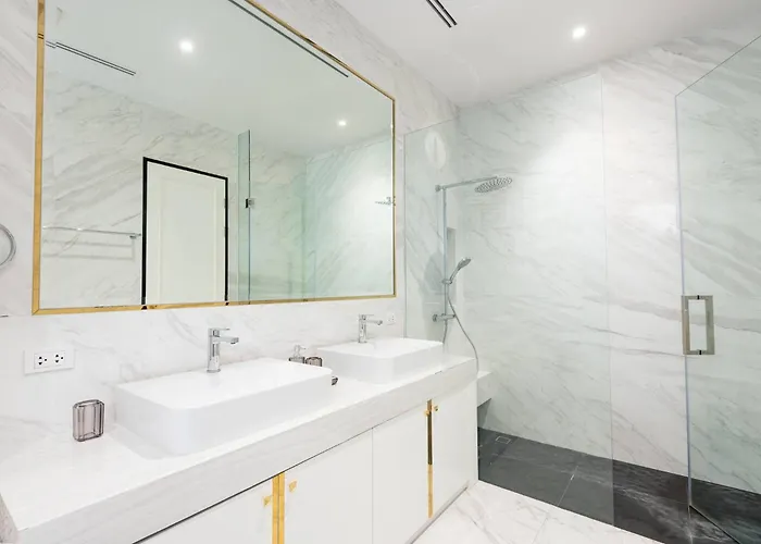 Stylish 7beds Poolhouse With Cinema Lift - 2min To Bts