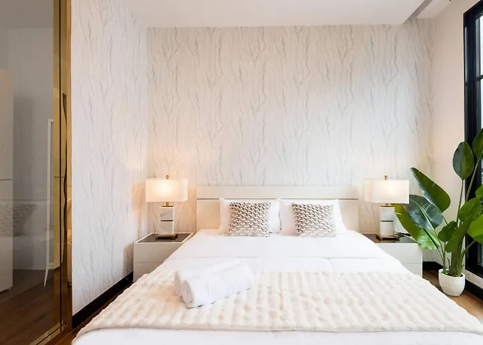 Stylish 7beds Poolhouse With Cinema Lift - 2min To Bts 別墅 曼谷