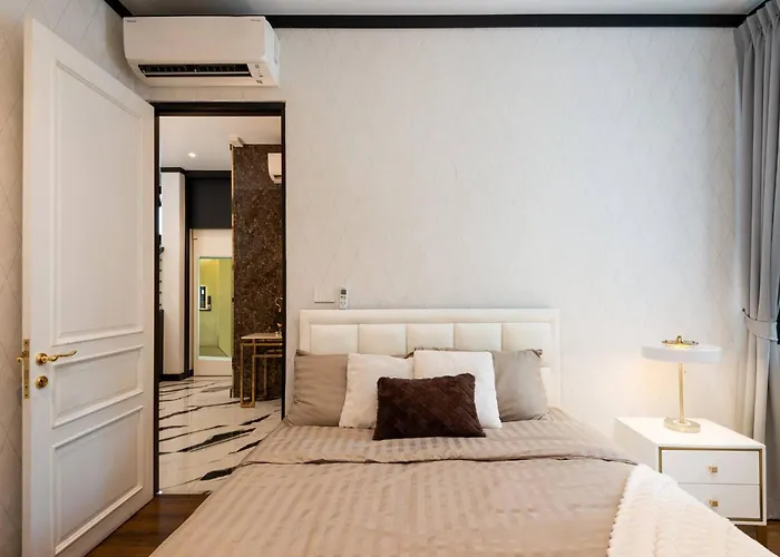 Stylish 7beds Poolhouse With Cinema Lift - 2min To Bts