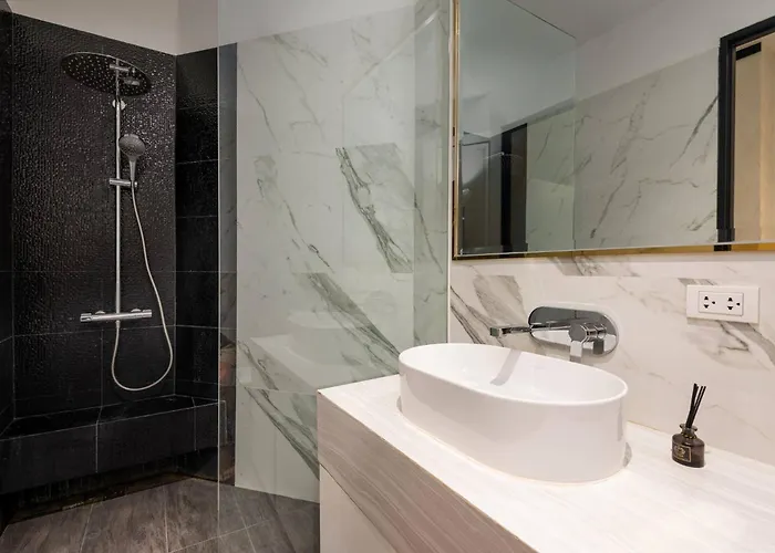 Stylish 7beds Poolhouse With Cinema Lift - 2min To Bts 別墅 曼谷