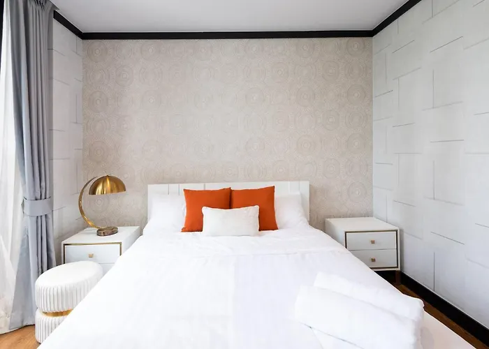 別墅 Stylish 7beds Poolhouse With Cinema Lift - 2min To Bts
