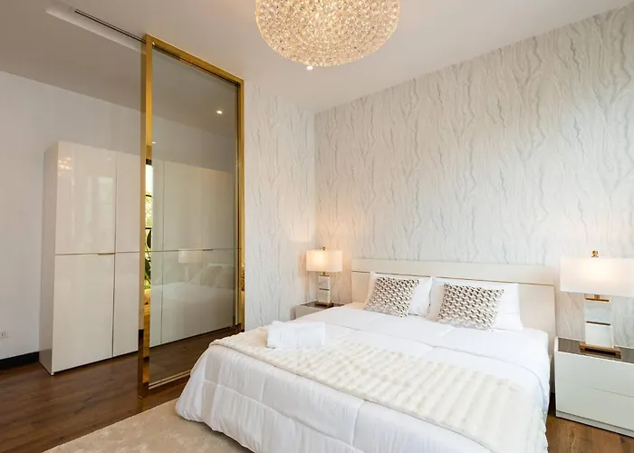 Stylish 7beds Poolhouse With Cinema Lift - 2min To Bts *