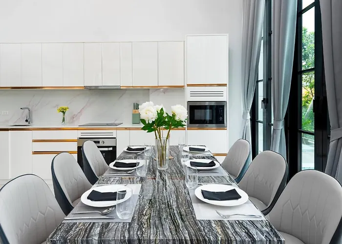 別墅 Stylish 7beds Poolhouse With Cinema Lift - 2min To Bts