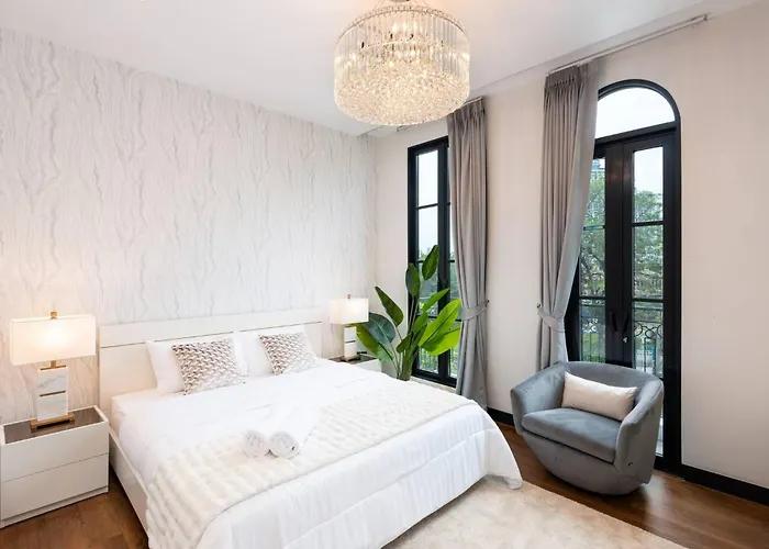 Stylish 7beds Poolhouse With Cinema Lift - 2min To Bts *